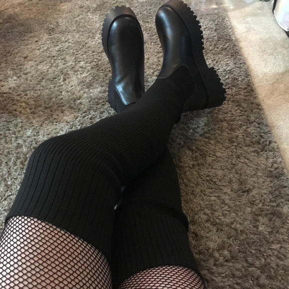 Steve Madden- Scoop Over-the-Knee Knit Lug Sole Boot (NWT) - Picture 3 of 16